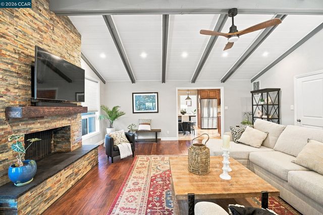 1445 Bassett Dr, Concord, CA 94521