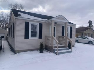 6533 Cloverton Drive, Waterford, MI 48329