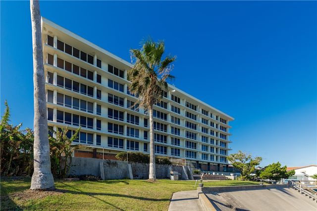 4302 Ocean Dr, Corpus Christi, TX 78412