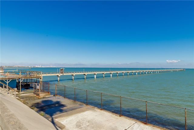 4302 Ocean Dr, Corpus Christi, TX 78412
