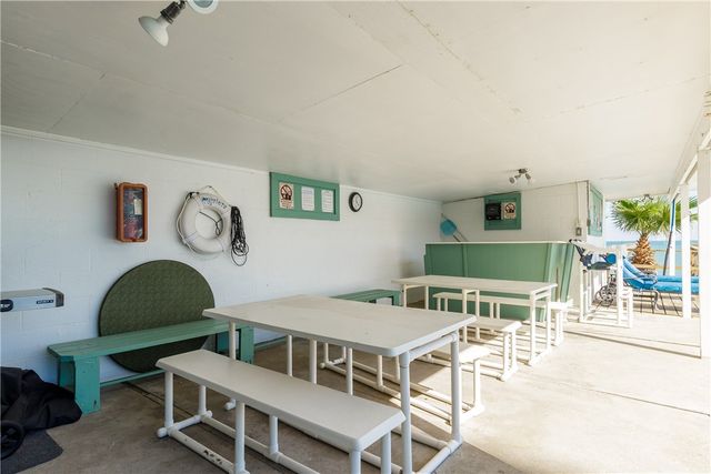 4302 Ocean Dr, Corpus Christi, TX 78412