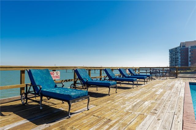 4302 Ocean Dr, Corpus Christi, TX 78412