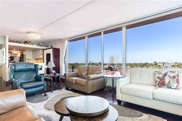 4302 Ocean Dr, Corpus Christi, TX 78412