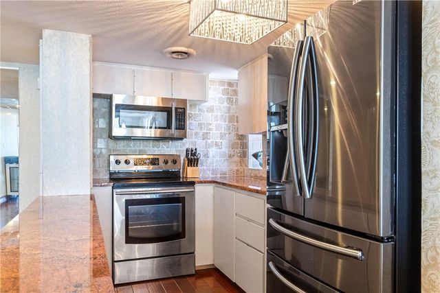 4302 Ocean Dr, Corpus Christi, TX 78412