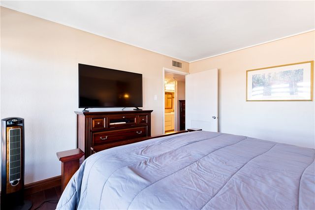 4302 Ocean Dr, Corpus Christi, TX 78412