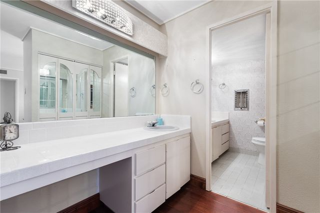 4302 Ocean Dr, Corpus Christi, TX 78412