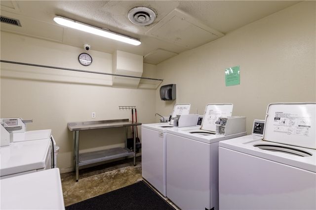 4302 Ocean Dr, Corpus Christi, TX 78412