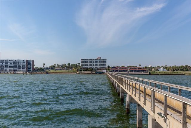 4302 Ocean Dr, Corpus Christi, TX 78412
