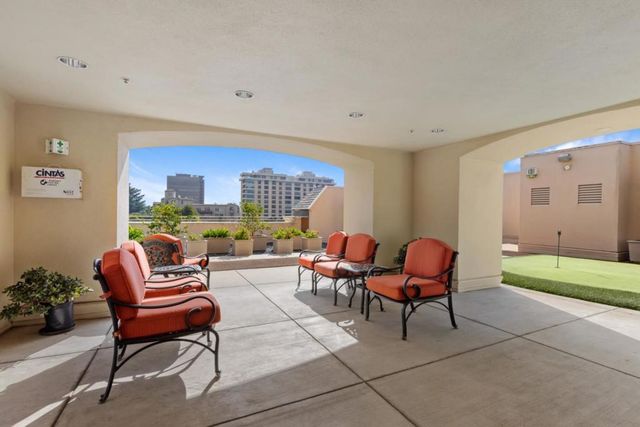 10 CRYSTAL SPRINGS Road 1202, San Mateo, CA 94402