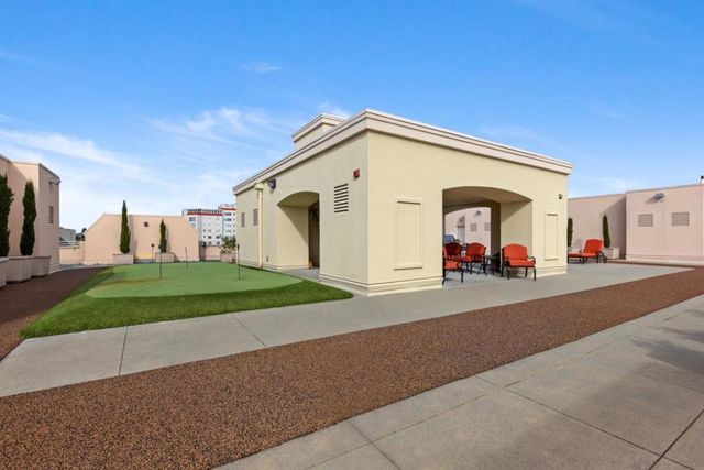 10 CRYSTAL SPRINGS Road 1202, San Mateo, CA 94402