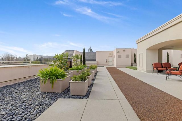 10 CRYSTAL SPRINGS Road 1202, San Mateo, CA 94402