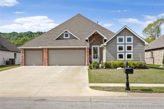 19148 E Chinquapin Drive, Catoosa, OK 74015