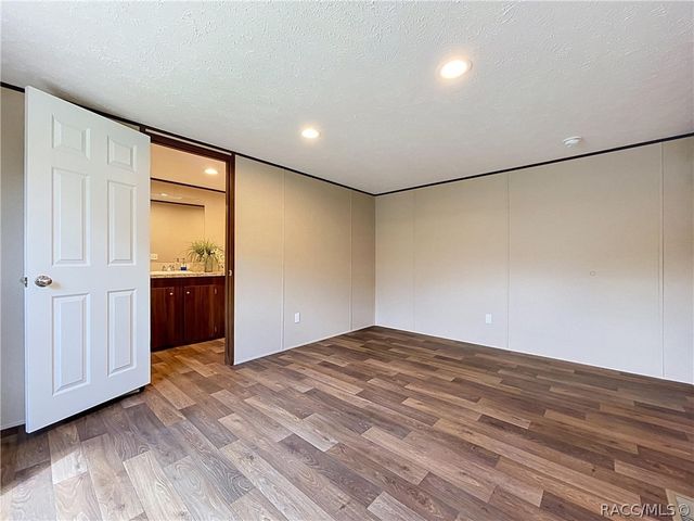 549 W Kahns Lane, Lecanto, FL 34461