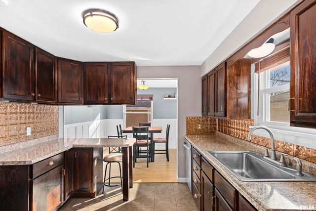 4931 N BEVALON Place, Peoria, IL 61614