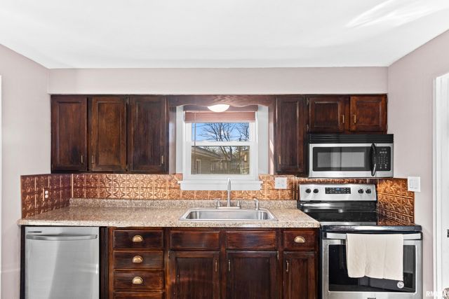 4931 N BEVALON Place, Peoria, IL 61614