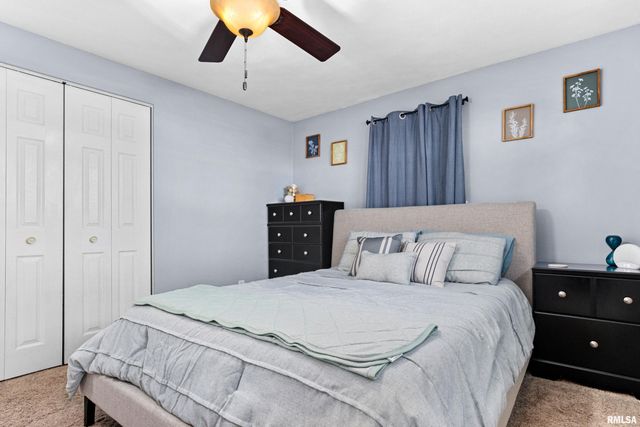 4931 N BEVALON Place, Peoria, IL 61614