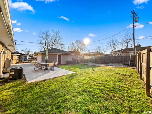 4931 N BEVALON Place, Peoria, IL 61614