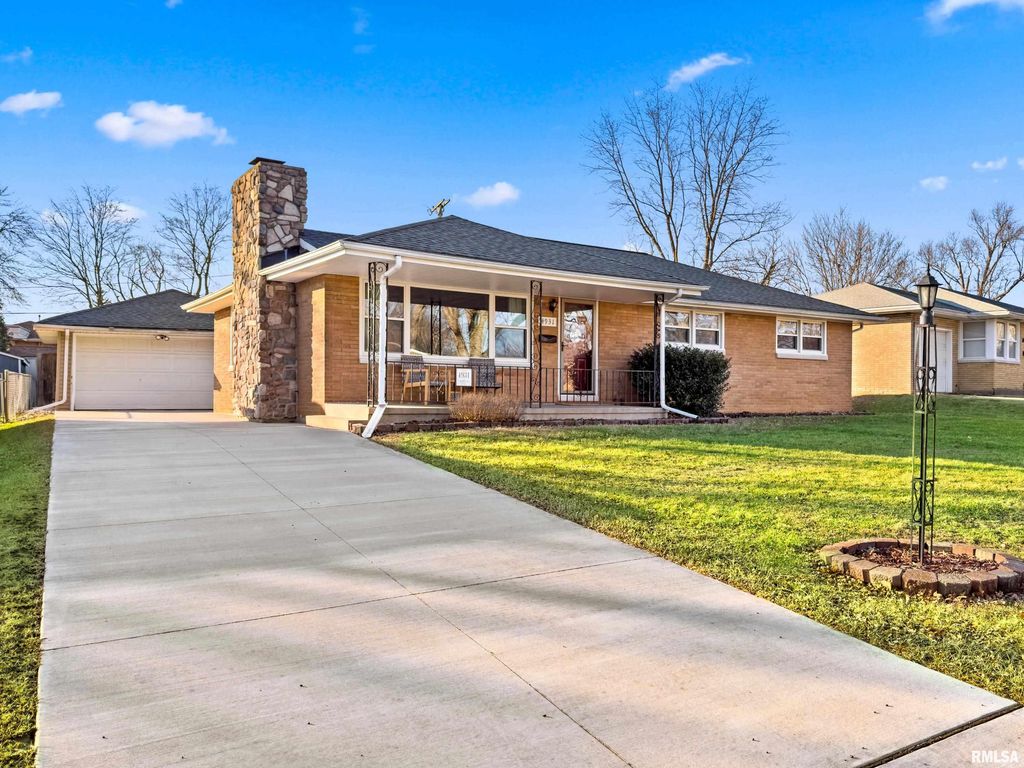 4931 N BEVALON Place, Peoria, IL 61614