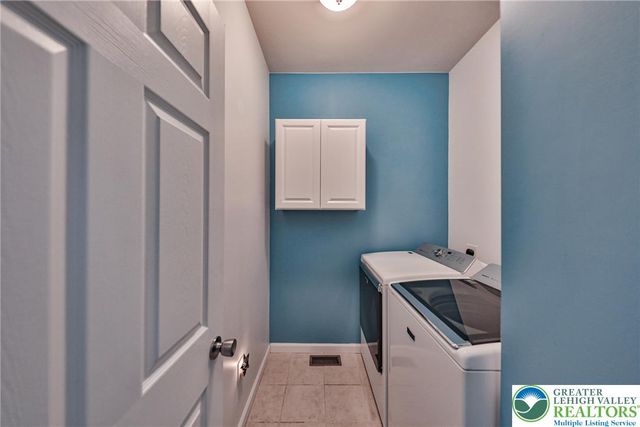 4442 Elmwood Drive, Lower Nazareth Twp, PA 18064