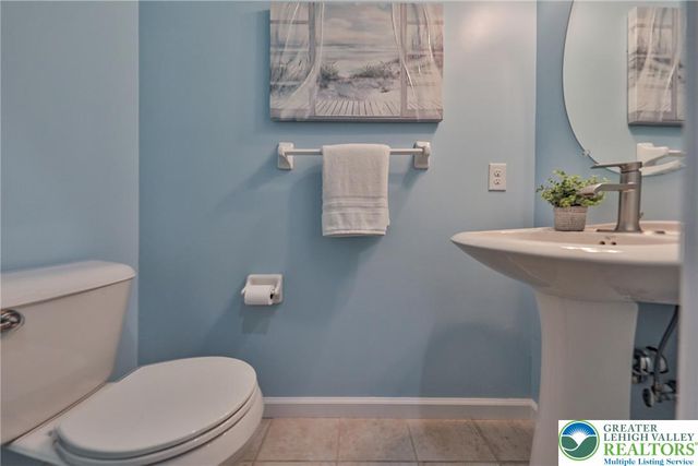 4442 Elmwood Drive, Lower Nazareth Twp, PA 18064