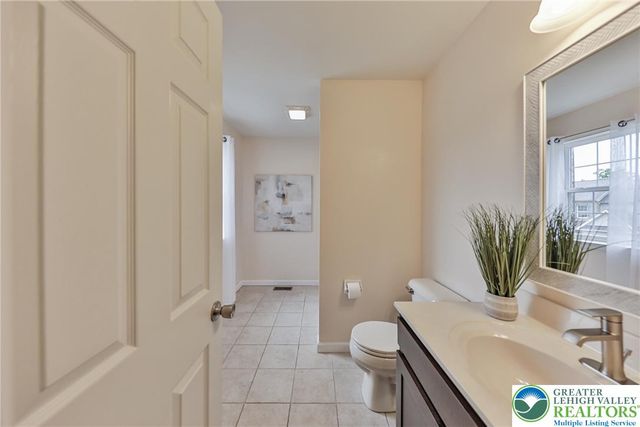 4442 Elmwood Drive, Lower Nazareth Twp, PA 18064