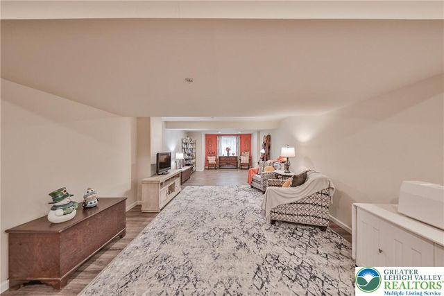 4442 Elmwood Drive, Lower Nazareth Twp, PA 18064