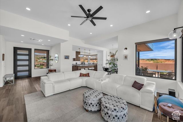 589 S JUNIPER WAY, Ivins, UT 84738