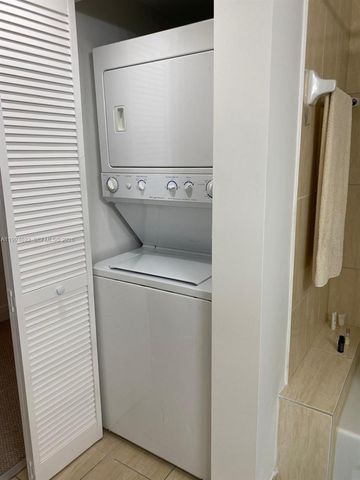 1750 N Bayshore Dr 5104, Miami, FL 33132