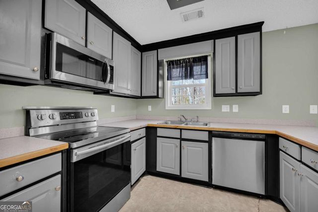 910 Ivy Hills Circle, Mount Airy, GA 30563