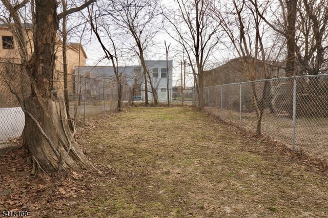 544 S 11Th St, Newark City, NJ 07103