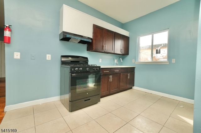 544 S 11Th St, Newark City, NJ 07103