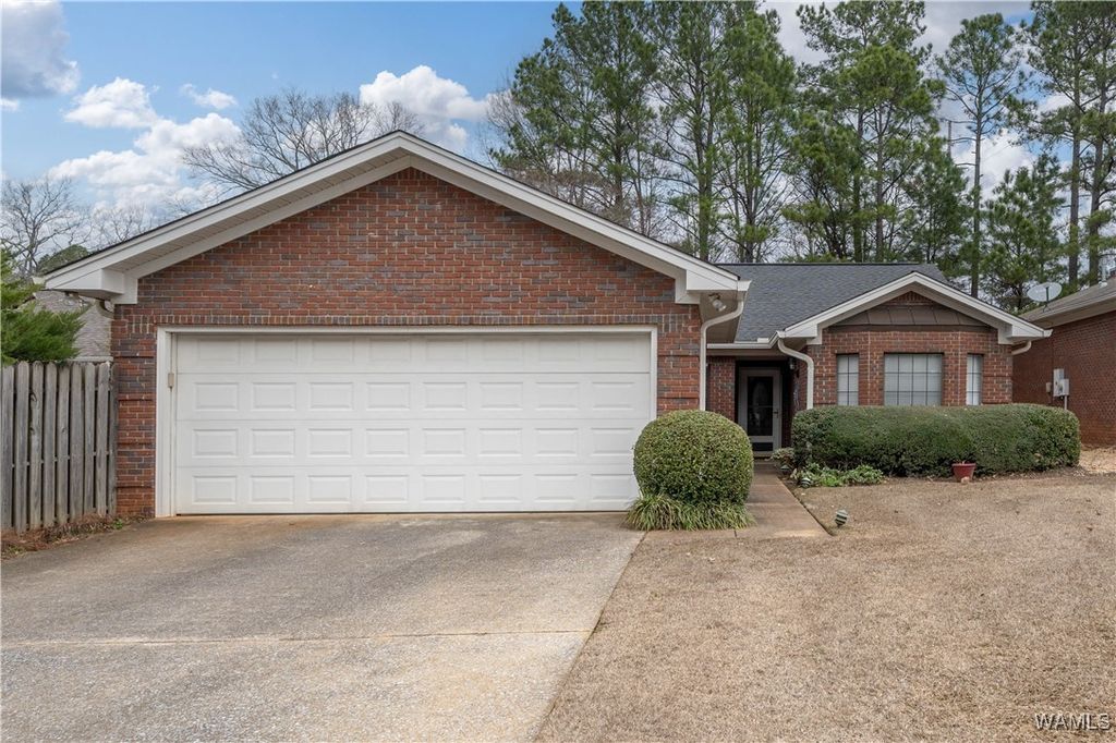 1818 Fox Ridge, Tuscaloosa, AL 35406