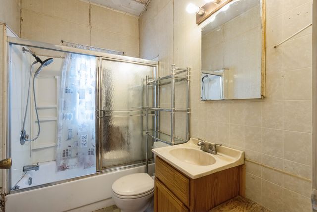 740 15th Avenue S, Clinton, IA 52732