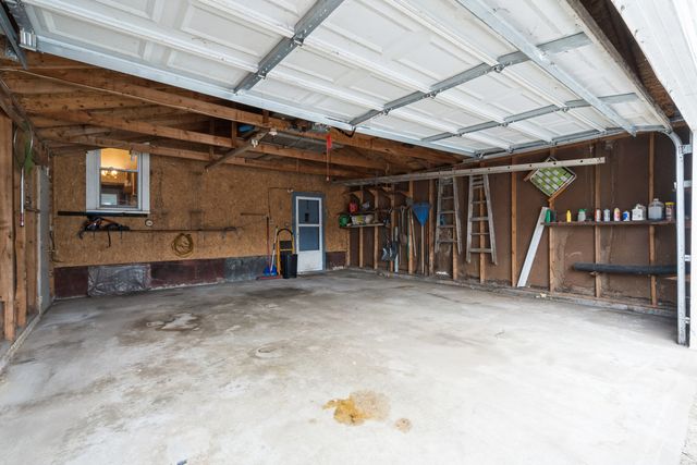 740 15th Avenue S, Clinton, IA 52732