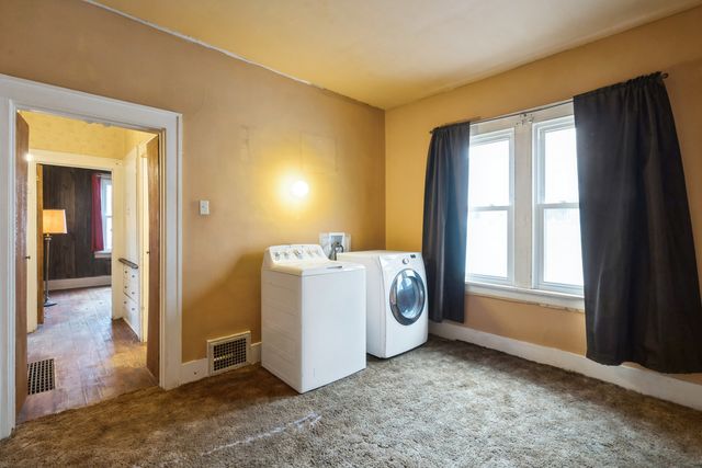 740 15th Avenue S, Clinton, IA 52732