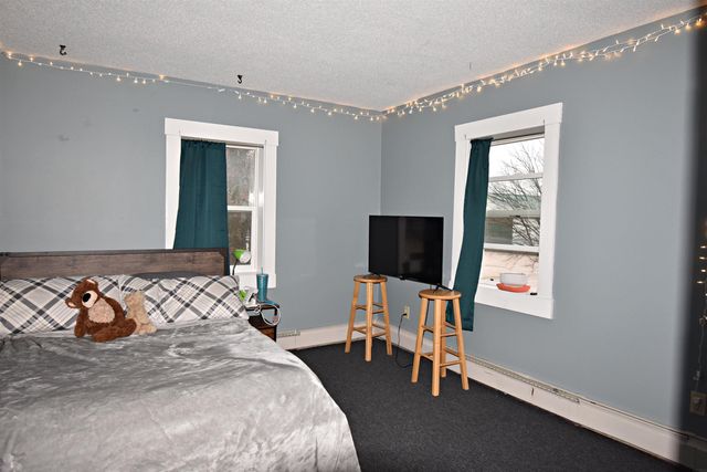 1000 3rd St. N.W., Independence, IA 50644