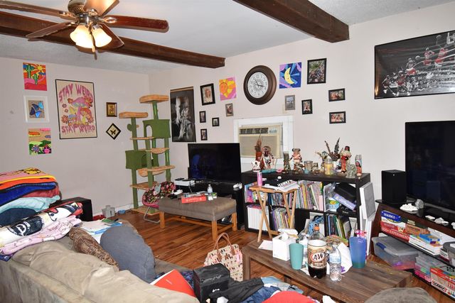 1000 3rd St. N.W., Independence, IA 50644