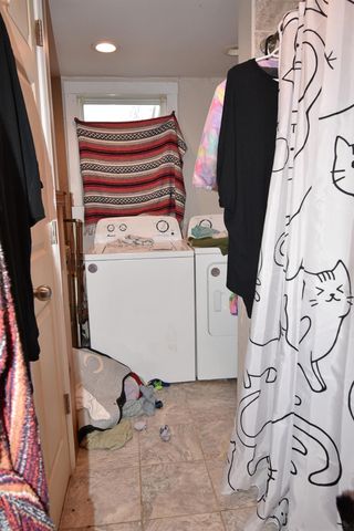 1000 3rd St. N.W., Independence, IA 50644