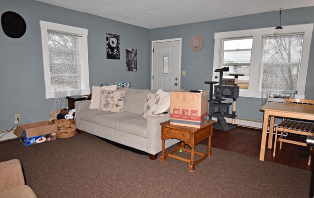 1000 3rd St. N.W., Independence, IA 50644