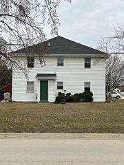 1000 3rd St. N.W., Independence, IA 50644