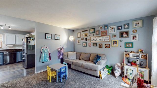 4122 Carnegie Avenue NW, Massillon, OH 44646