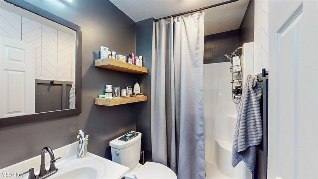 4122 Carnegie Avenue NW, Massillon, OH 44646