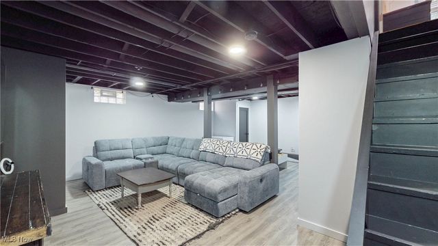 4122 Carnegie Avenue NW, Massillon, OH 44646