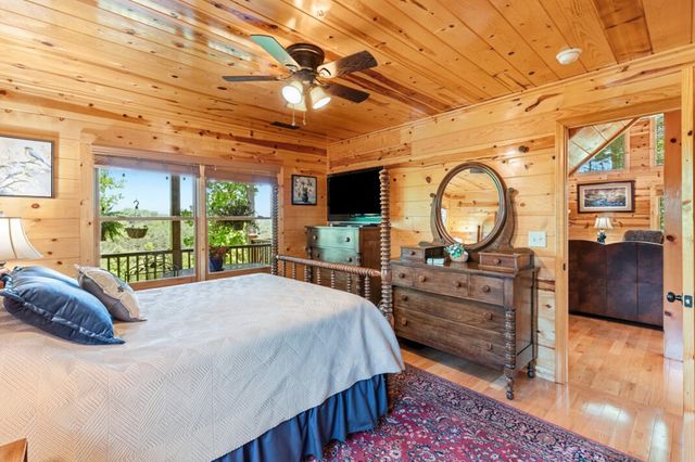 1055 Carolina Fox Circle, Murphy, NC 28906