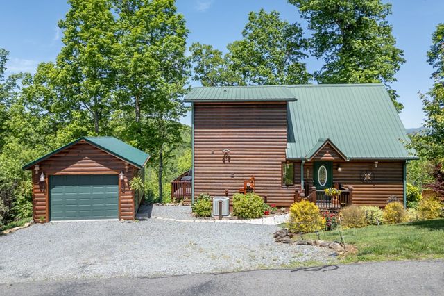1055 Carolina Fox Circle, Murphy, NC 28906