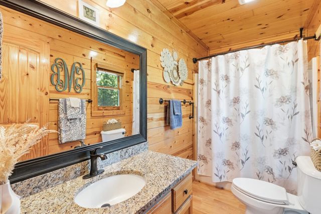 1055 Carolina Fox Circle, Murphy, NC 28906