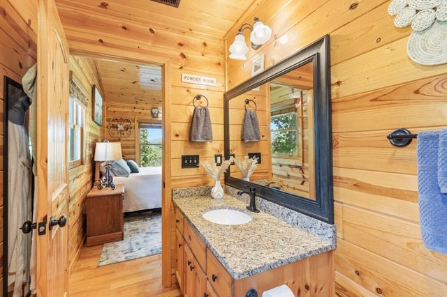 1055 Carolina Fox Circle, Murphy, NC 28906