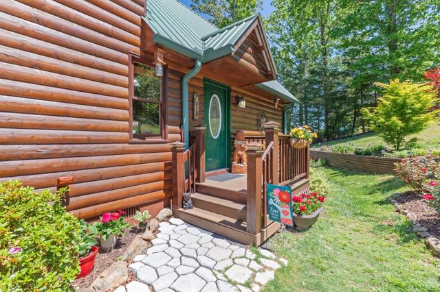 1055 Carolina Fox Circle, Murphy, NC 28906