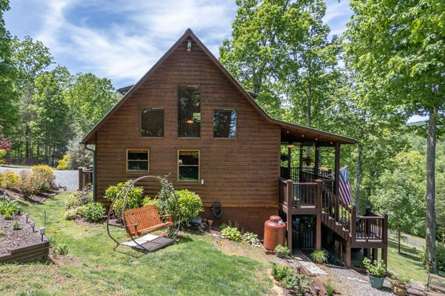 1055 Carolina Fox Circle, Murphy, NC 28906