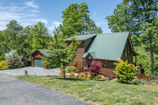 1055 Carolina Fox Circle, Murphy, NC 28906